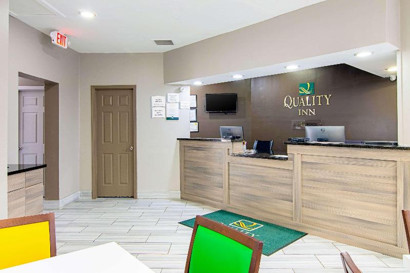 فندق على الطريق Quality Inn