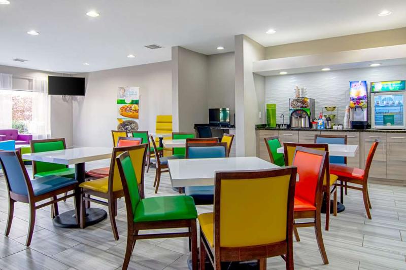 فندق على الطريق Quality Inn