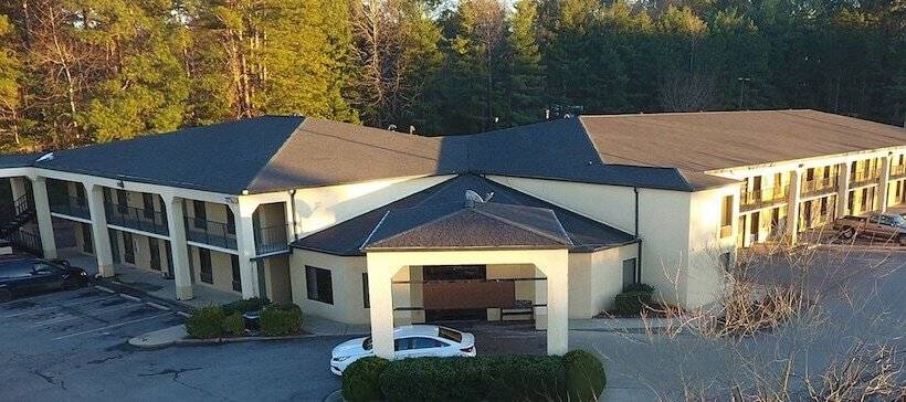 فندق على الطريق Quality Inn