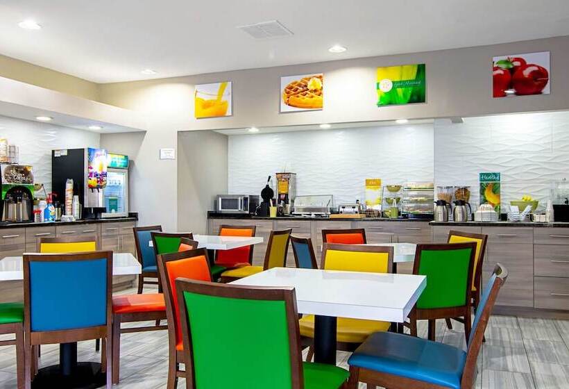 فندق على الطريق Quality Inn