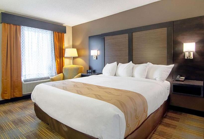 فندق على الطريق Quality Inn