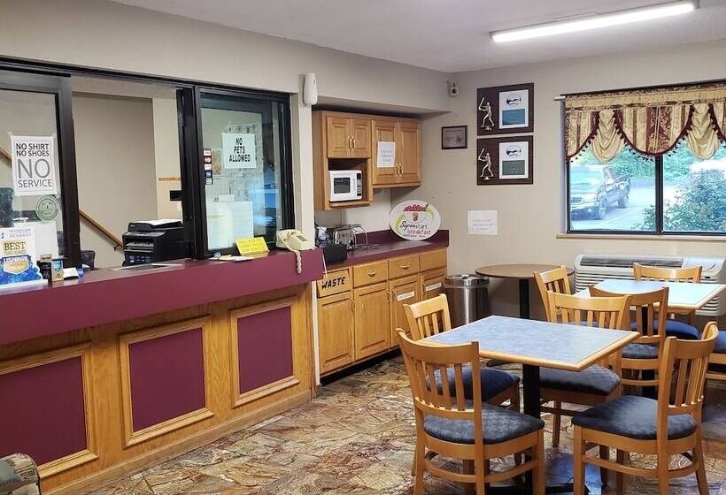 فندق على الطريق Raceway Inn