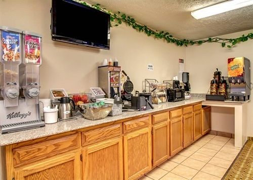 فندق على الطريق Rodeway Inn Central City