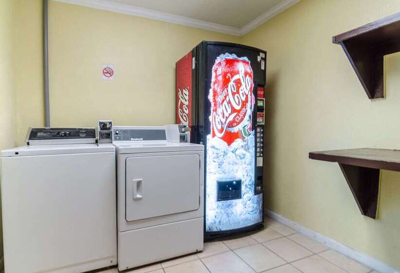 فندق على الطريق Rodeway Inn & Suites Jacksonville Near Camp Lejeune