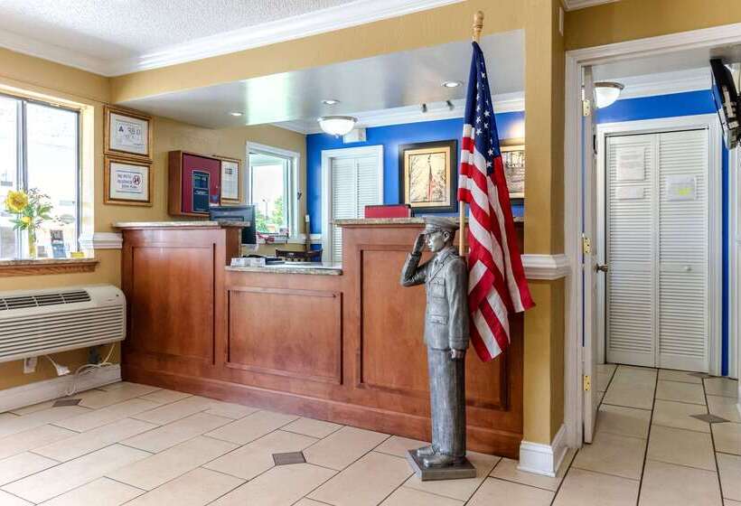 فندق على الطريق Rodeway Inn & Suites Jacksonville Near Camp Lejeune