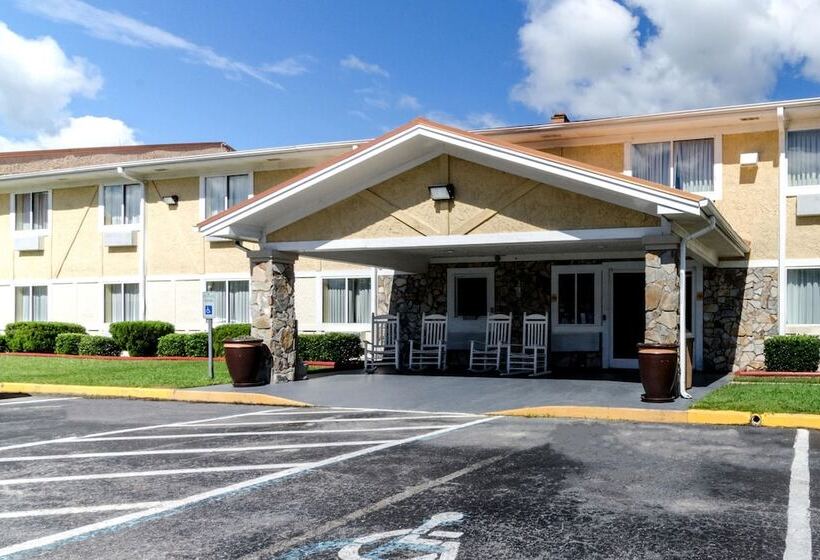 فندق على الطريق Rodeway Inn & Suites Jacksonville Near Camp Lejeune