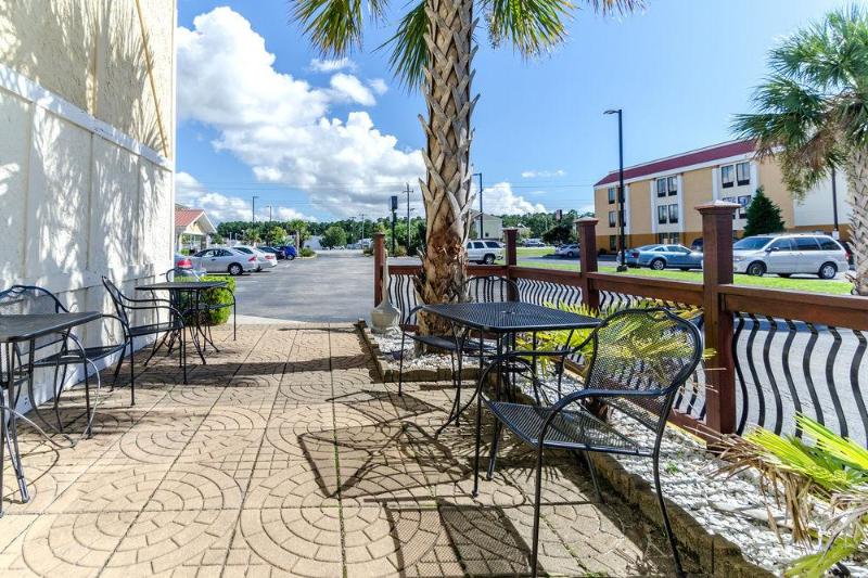فندق على الطريق Rodeway Inn & Suites Jacksonville Near Camp Lejeune