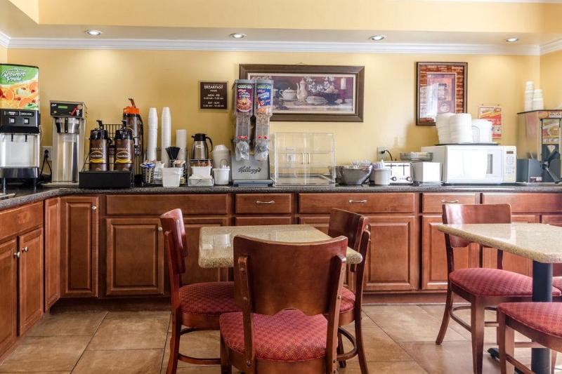 فندق على الطريق Rodeway Inn & Suites Jacksonville Near Camp Lejeune