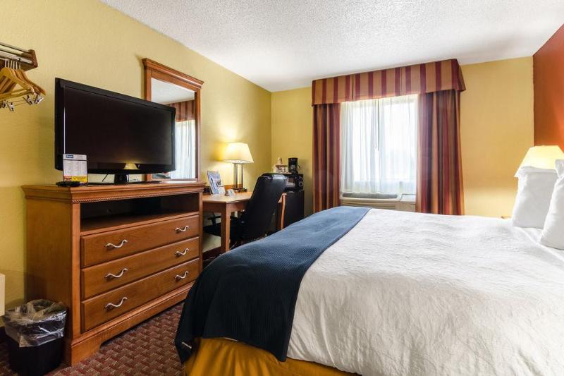 فندق على الطريق Rodeway Inn & Suites Jacksonville Near Camp Lejeune