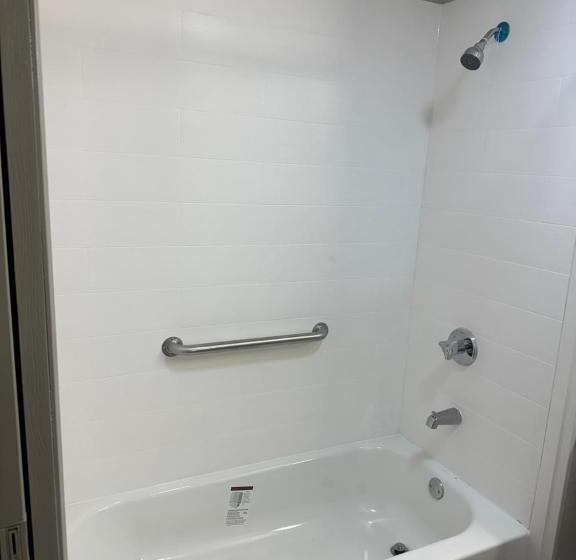 فندق على الطريق Rosewood Inn