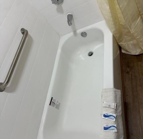 فندق على الطريق Rosewood Inn