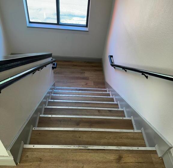 فندق على الطريق Rosewood Inn