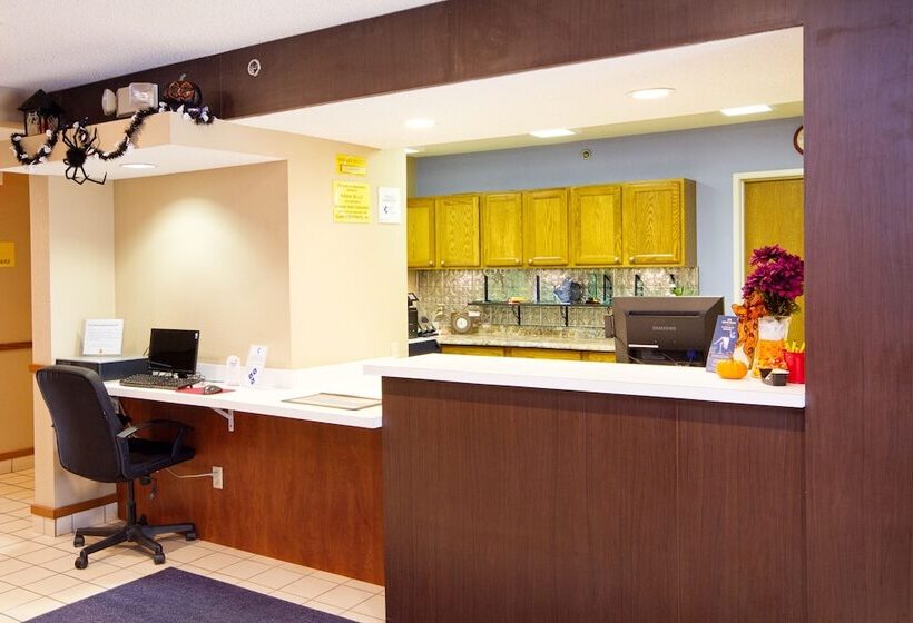 فندق على الطريق Super 8 By Wyndham Adrian