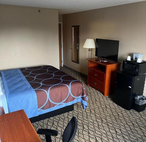 فندق على الطريق Super 8 By Wyndham Adrian