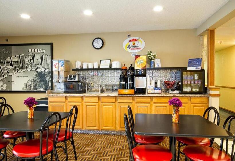 فندق على الطريق Super 8 By Wyndham Adrian