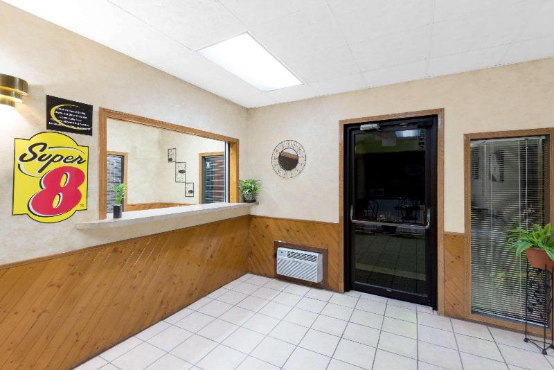 فندق على الطريق Super 8 By Wyndham Algona