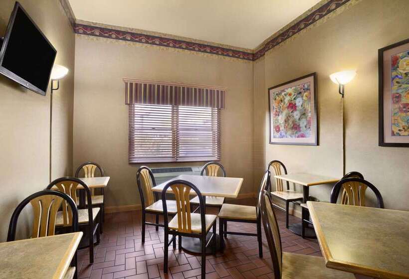 فندق على الطريق Super 8 By Wyndham Alton