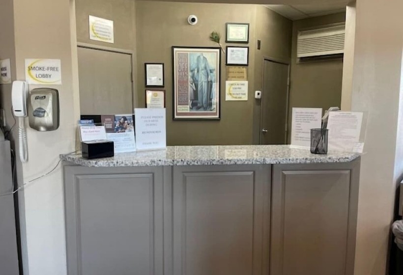 فندق على الطريق Super 8 By Wyndham Alton