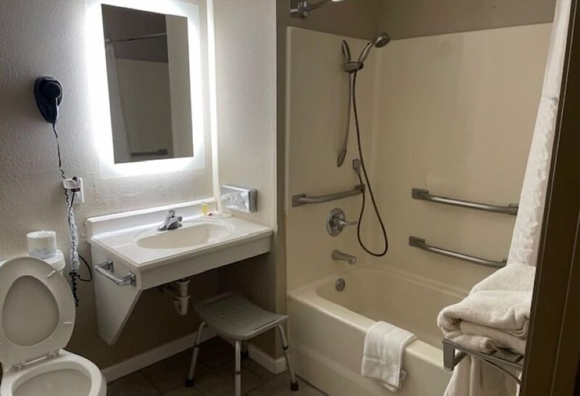 فندق على الطريق Super 8 By Wyndham Alton