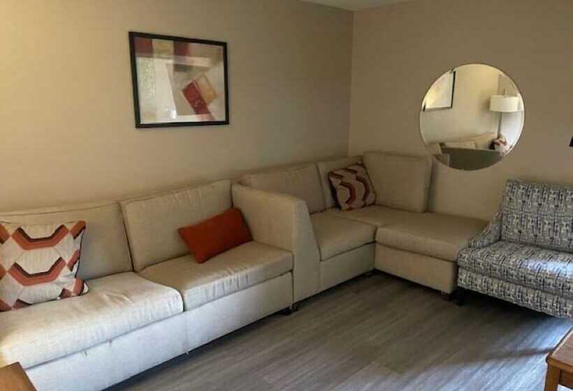 فندق على الطريق Super 8 By Wyndham Alton