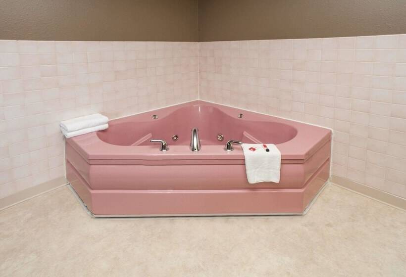 فندق على الطريق Super 8 By Wyndham Anamosa Ia