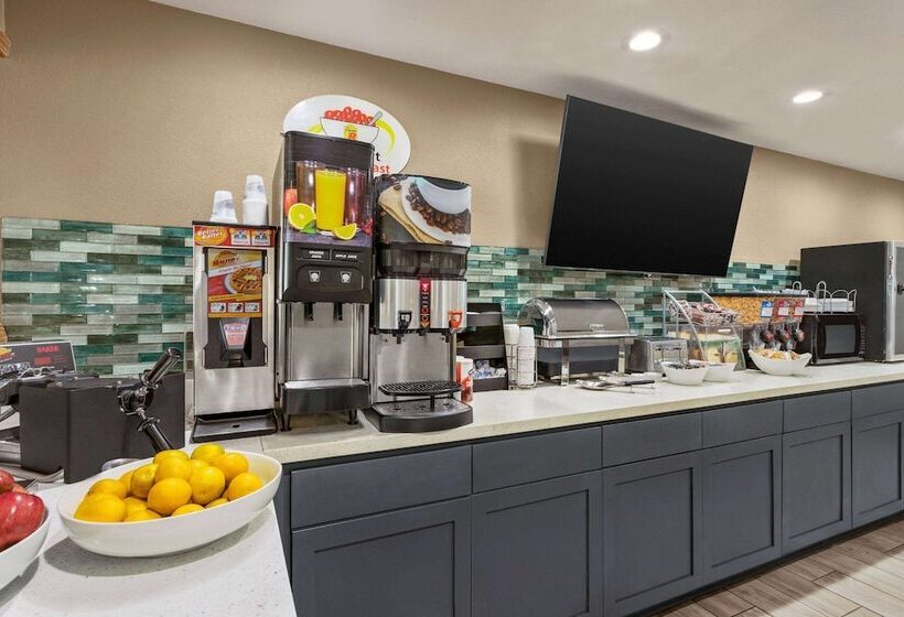 מוטל Super 8 By Wyndham Ankeny/des Moines Area