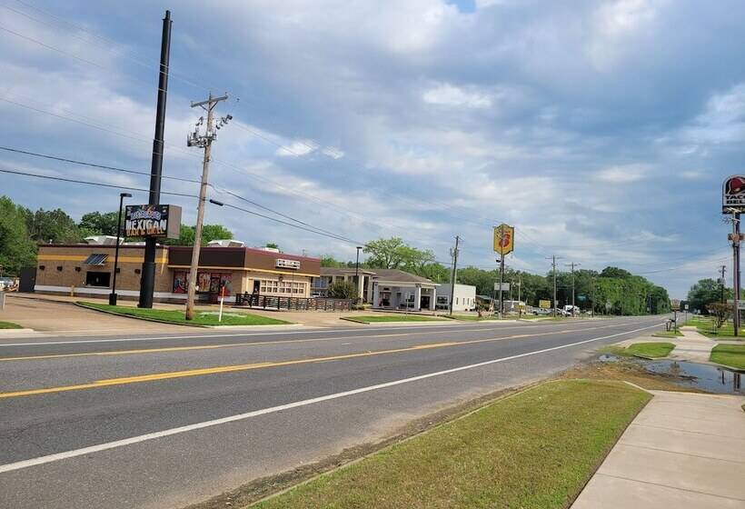 فندق على الطريق Super 8 By Wyndham Arkadelphia Caddo Valley Area