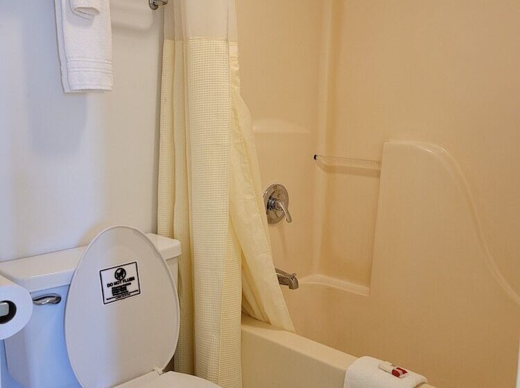 فندق على الطريق Super 8 By Wyndham Arkadelphia Caddo Valley Area