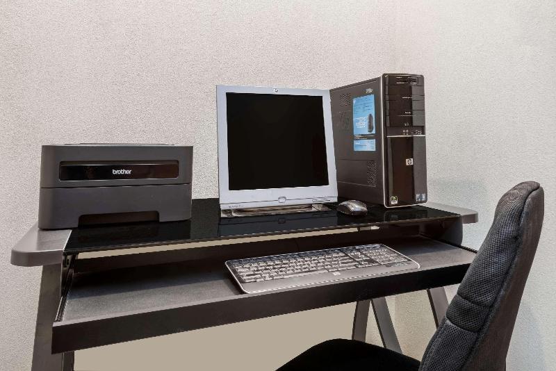 فندق على الطريق Super 8 By Wyndham Bernalillo