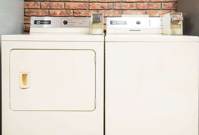 فندق على الطريق Super 8 By Wyndham Big Cabin/vinita Area