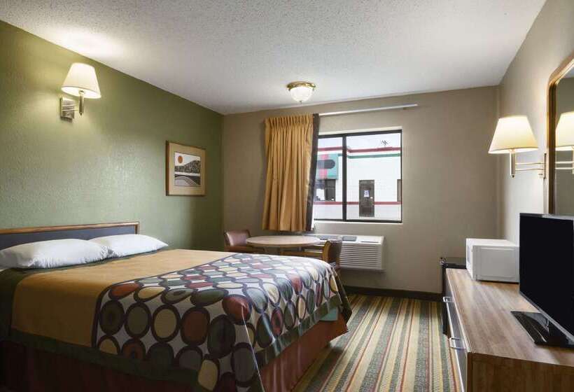 فندق على الطريق Super 8 By Wyndham Blackwell