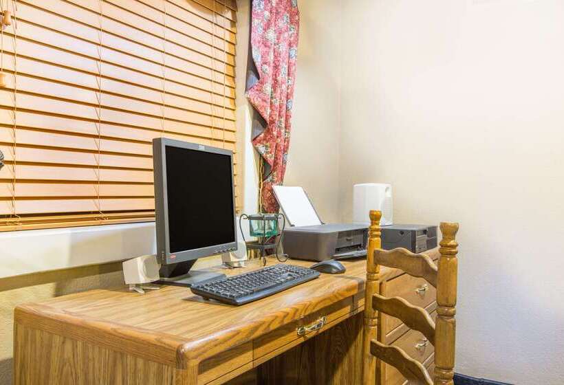 모텔 Super 8 By Wyndham Blue Earth