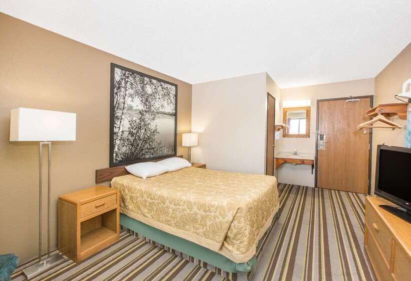 فندق على الطريق Super 8 By Wyndham Blue Earth