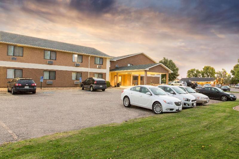 فندق على الطريق Super 8 By Wyndham Blue Earth