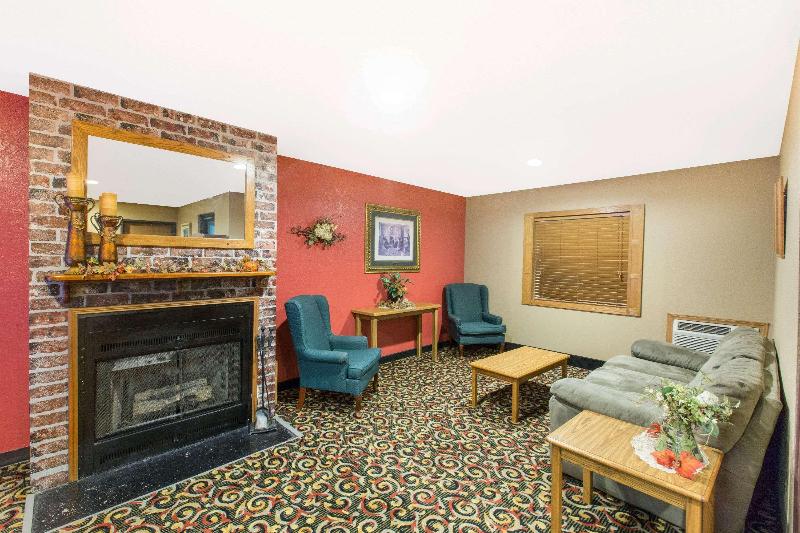 모텔 Super 8 By Wyndham Blue Earth