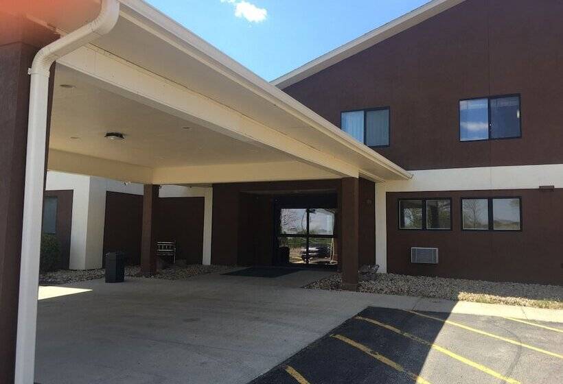 فندق على الطريق Super 8 By Wyndham Blue Earth