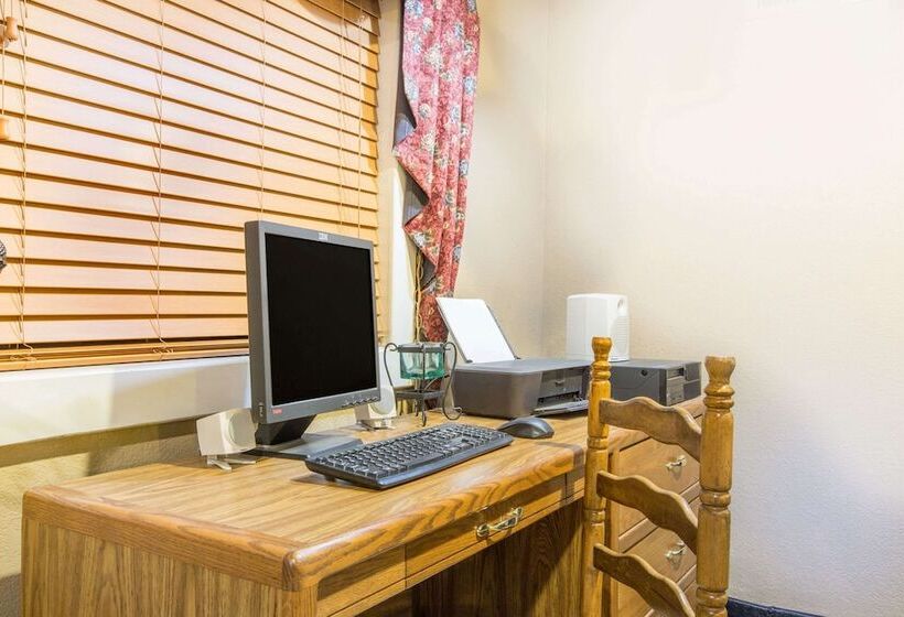 모텔 Super 8 By Wyndham Blue Earth