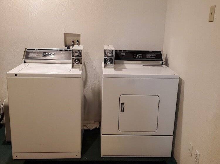 모텔 Super 8 By Wyndham Blue Earth