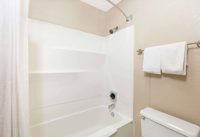 모텔 Super 8 By Wyndham Blue Earth