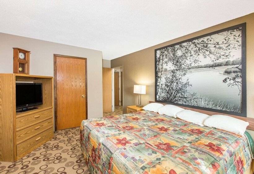 فندق على الطريق Super 8 By Wyndham Blue Earth