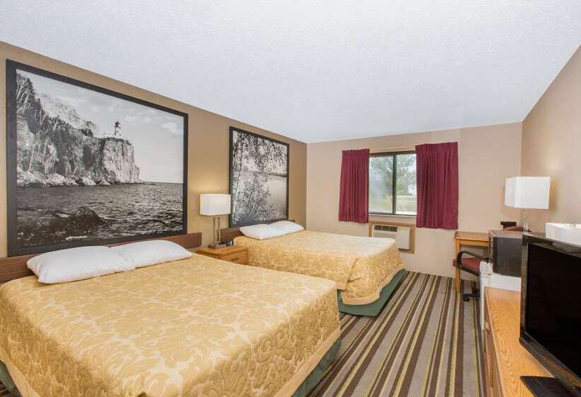 모텔 Super 8 By Wyndham Blue Earth