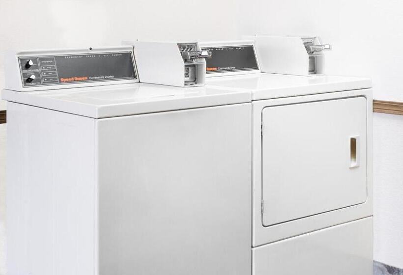 Мотель Super 8 By Wyndham Bolivar