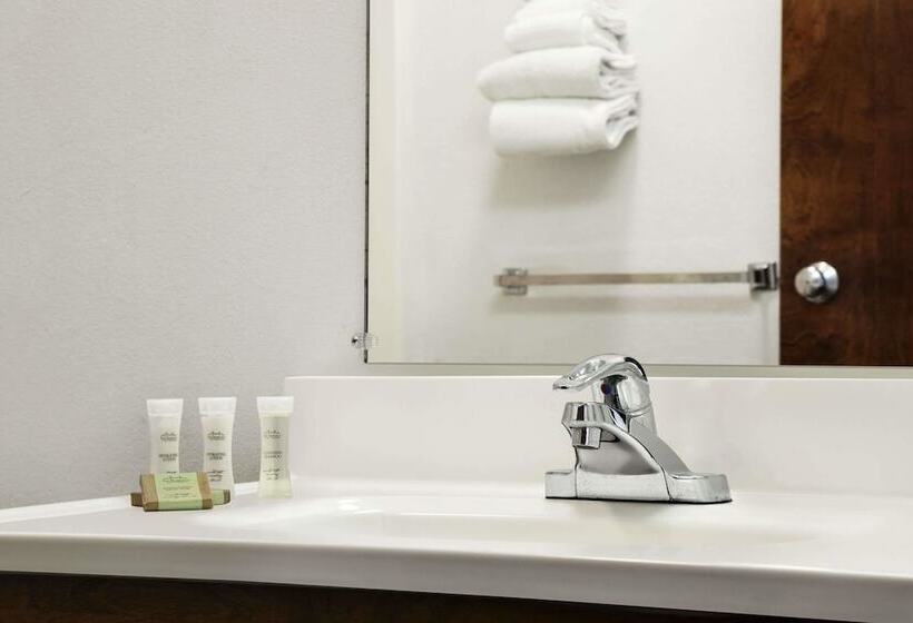 فندق على الطريق Super 8 By Wyndham Bowling Green