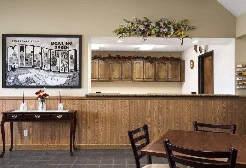 فندق على الطريق Super 8 By Wyndham Bowling Green