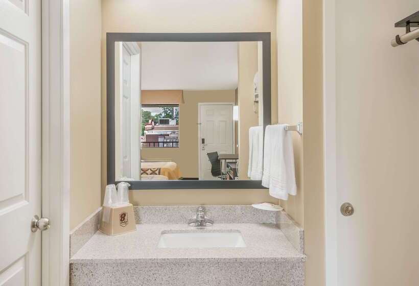 فندق على الطريق Super 8 By Wyndham Bryant Little Rock Area