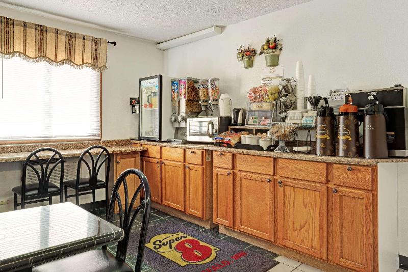 فندق على الطريق Budget Host Inn Buffalo