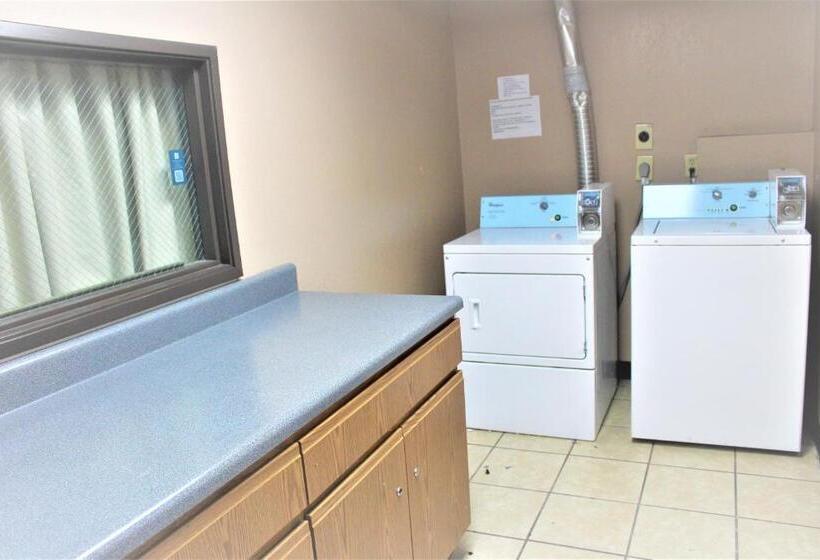 فندق على الطريق Super 8 By Wyndham Burlington