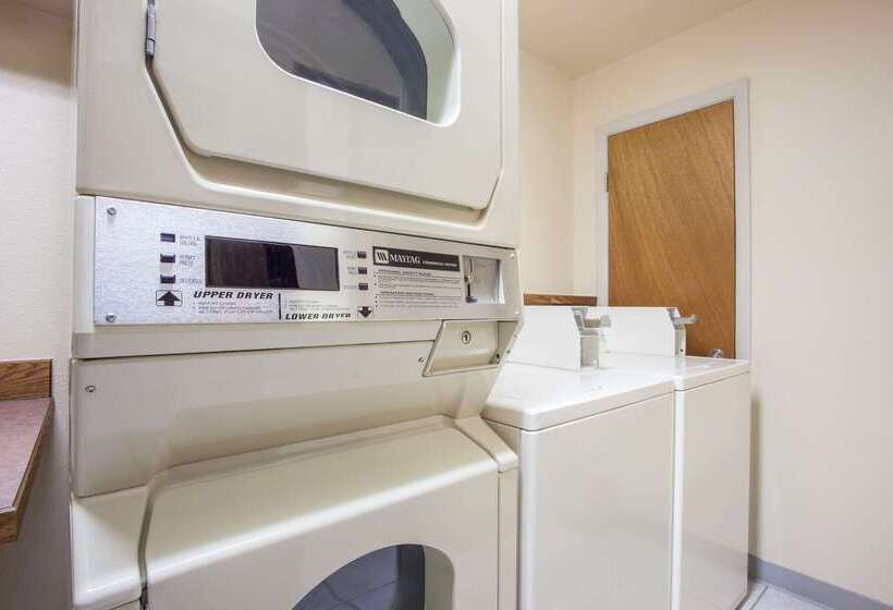 فندق على الطريق Super 8 By Wyndham Butte Mt