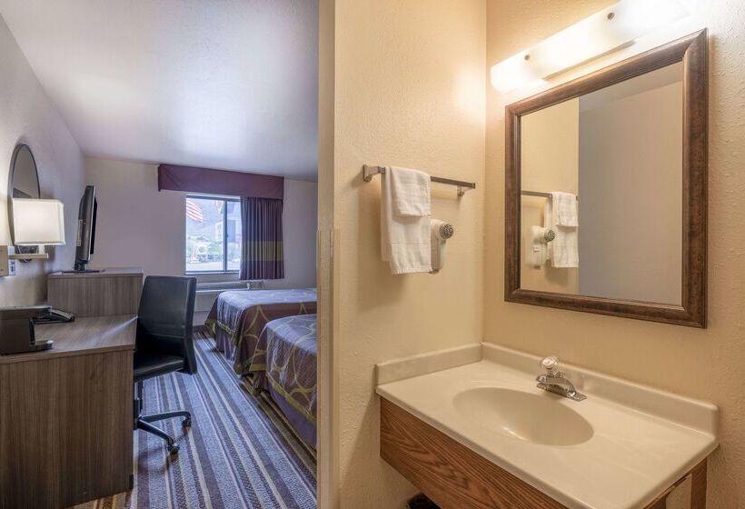 فندق على الطريق Super 8 By Wyndham Butte Mt