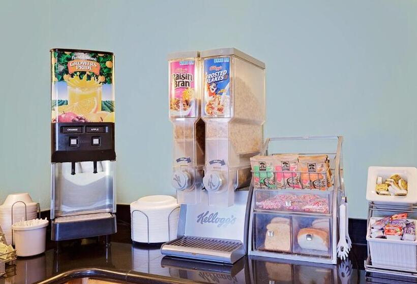 汽车旅馆  Super 8 By Wyndham Carlislesouth